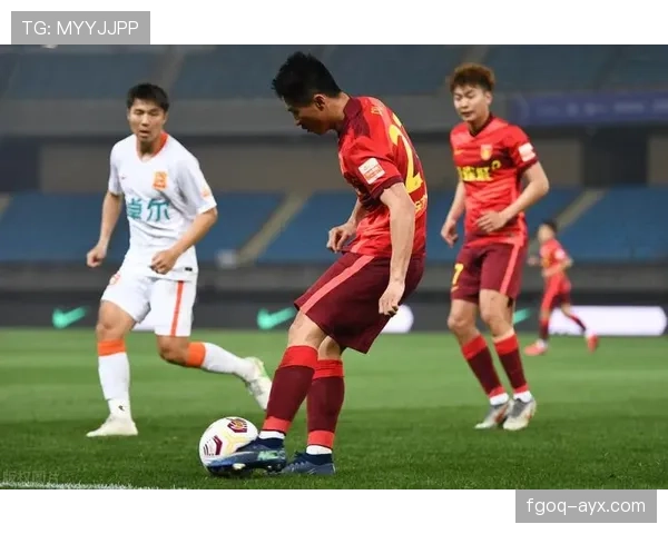 美因茨中路渗透战术奏效，助球队斩获关键胜利